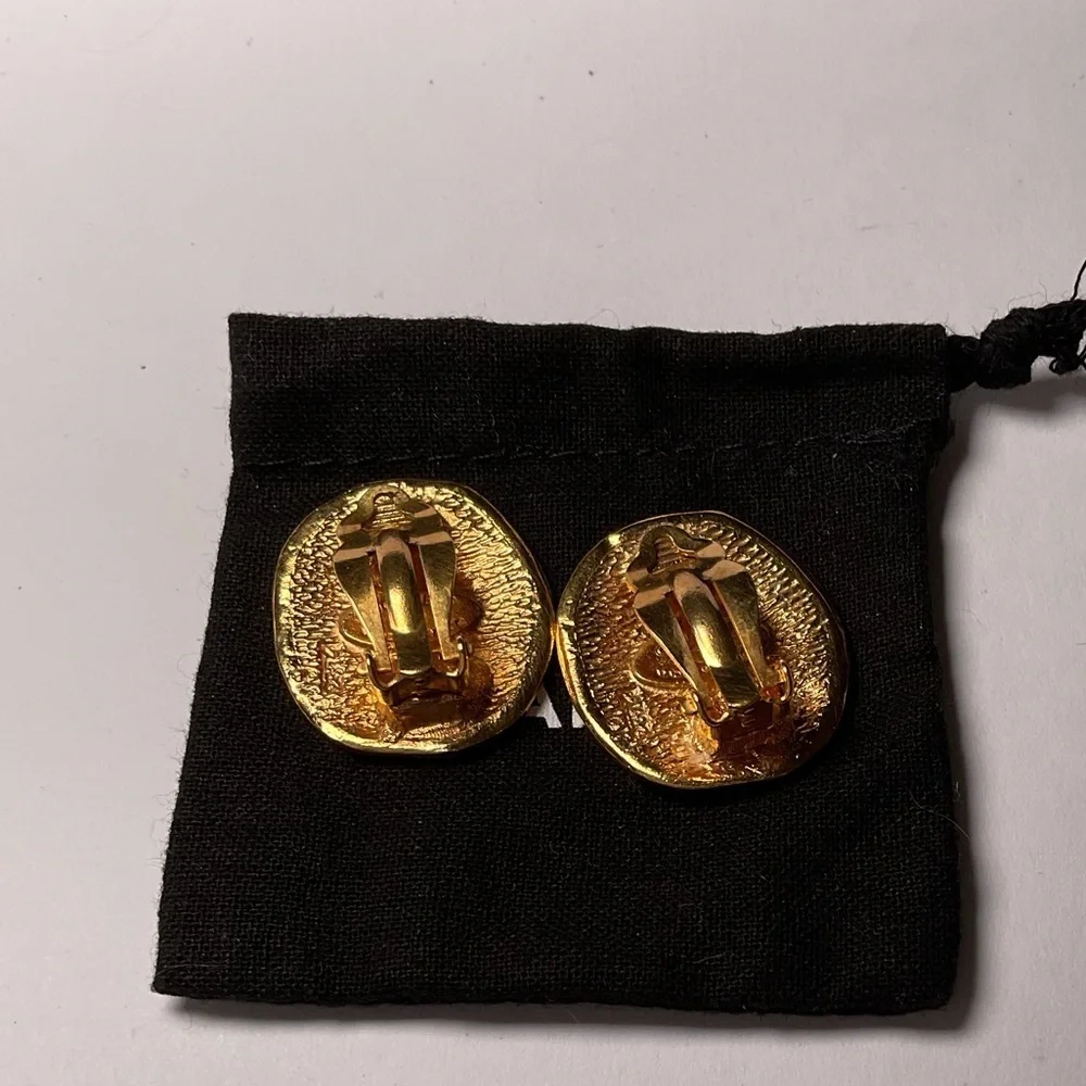 Chanel 31 Rue Cambon Paris Earrings - Picture 7 of 9